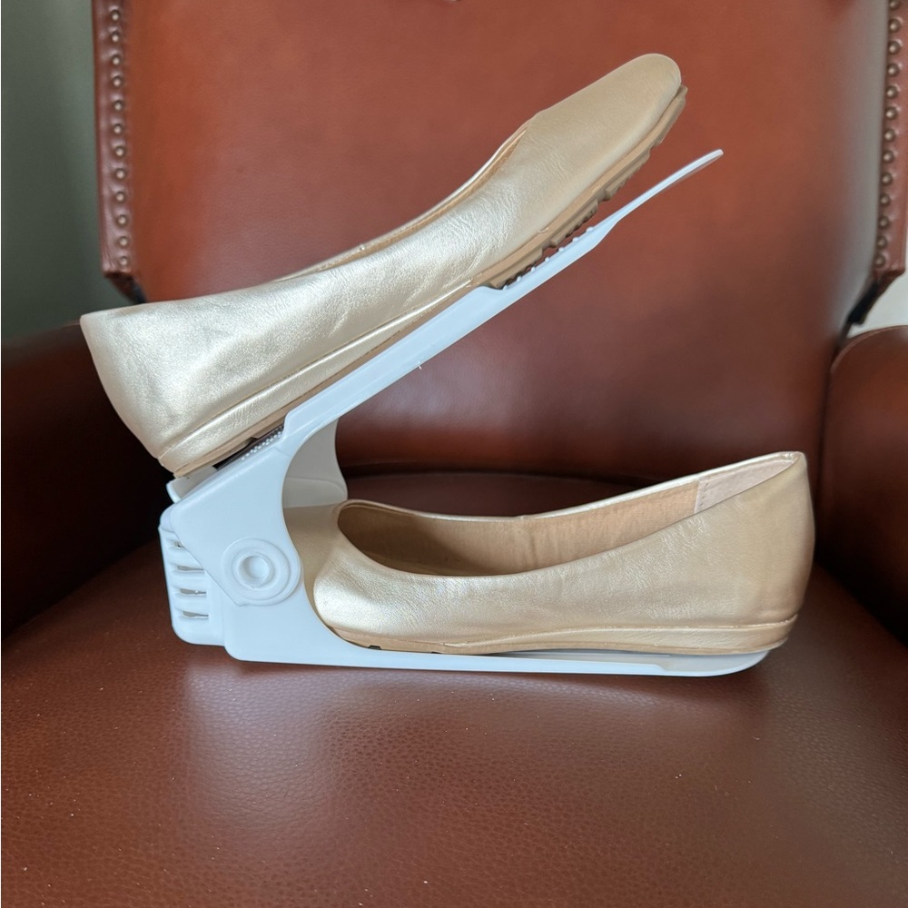 adjustable Shoe slot organizers.